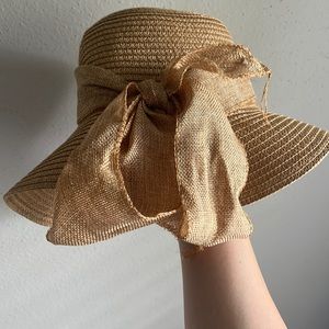 Floppy beach hat